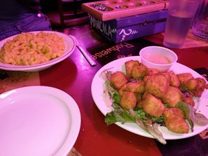 Mac and cheese and popcorn tofu at Kitchen 17 in Chicago