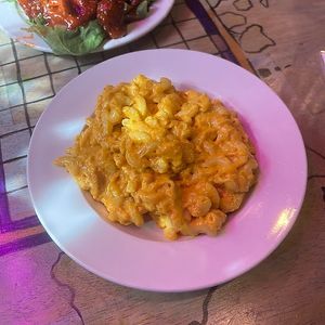 mac n cheese at Kitchen 17 in Chicago