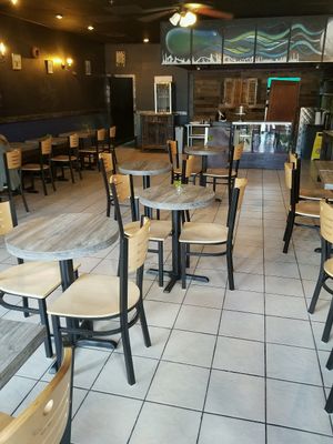 larger seating area at Kitchen 17 in Chicago