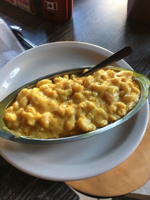 Mac n cheesey at Kitchen 17 in Chicago
