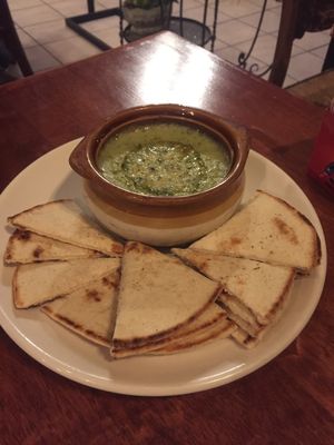 Spinach artichoke dip at Kitchen 17 in Chicago