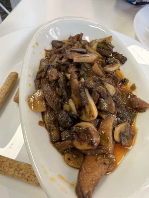 Champiñones al pilpil  at El Rincón De Flor in Malaga