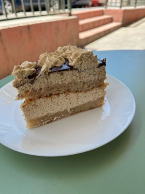 Tarta de caramelo / Caramel cake at El Rincón De Flor in Malaga