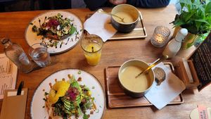 lunch: sandwich and soup combo at avant garden in Maastricht