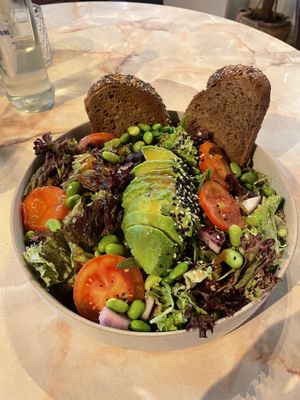 Avocado saladd  at avant garden in Maastricht