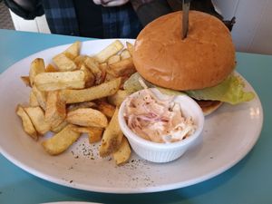 Vegan burger at MUMS Great Comfort Food in Edinburgh