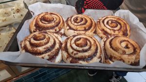 Vegan is not any more...."but it is vegan" ....it is that you ask for the vegan....because it is better. This is the way to have a better animalfriendly, climatfriendly future. at MadRolls - Cinnamon Rolls in Madrid