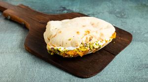 Cheesecake Handwich with cream cheese, mango chutney and pistachio at Handwich in Athens