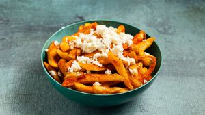 Fries with grated cheese at Handwich in Athens