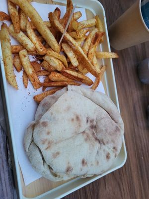 Tuna sandwich and chips at Handwich in Athens