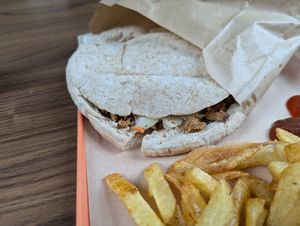 gyros handwich at Handwich in Athens