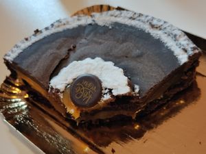 Chocolate caramel tart (tasted better than it looks) at Ko.bo Vegan in Milan