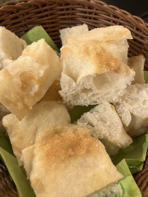 Complimentary focaccia  at Ko.bo Vegan in Milan