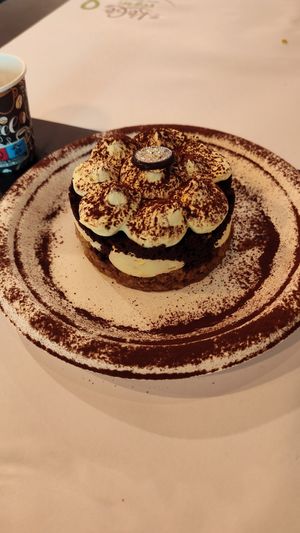 Vegan tiramisu at Ko.bo Vegan in Milan