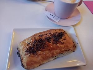  at New Freedom Cakes Cafe in Madrid