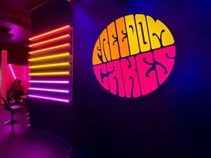  at New Freedom Cakes Cafe in Madrid