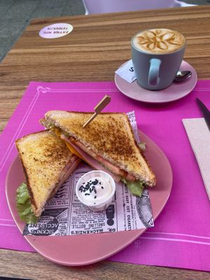  at New Freedom Cakes Cafe in Madrid