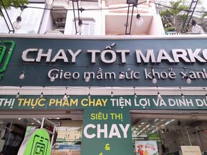 Sign outside at Chay Tốt Market - 297-299 Âu Cơ in Ho Chi Minh City