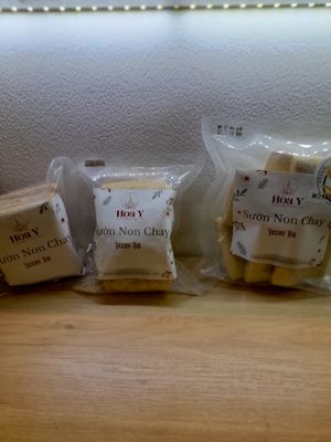 Vegan products at Chay Tốt Market - 297-299 Âu Cơ in Ho Chi Minh City