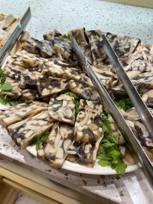 Cakes  #Veganuary at Homie Vegan in Hanoi