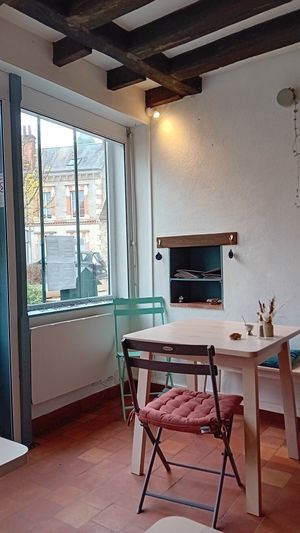 Cosy and intimiste place with 6 tables  at À la Table des Célestes in Saint-benoit-sur-loire