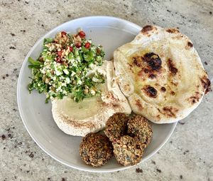 Mezzanine plate  at SkinnyTom's Deli in Unawatuna