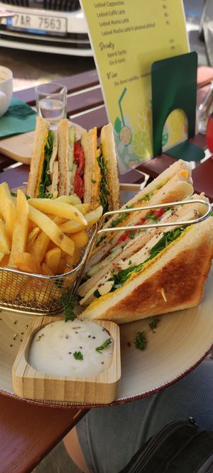 Club Sandwich at Tranquilo in Brno