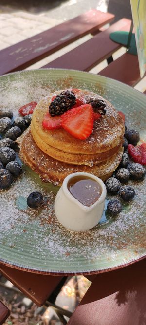 Pancakes with toppings to choose at Tranquilo in Brno