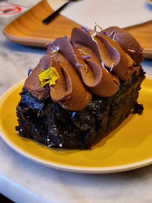 Gâteau végan at Bloom Café in Lille