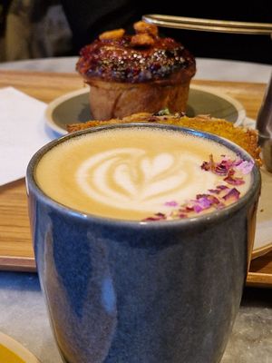 Café latté vegan at Bloom Café in Lille