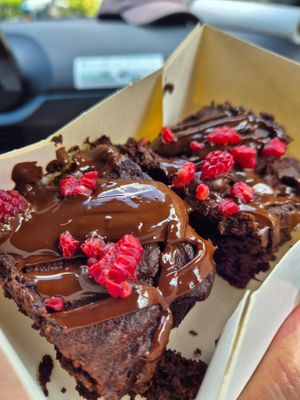 Vegan brownie at Bloom Café in Lille