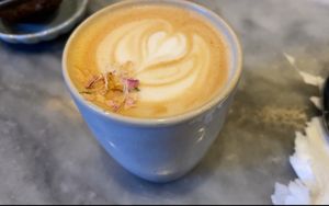 café au lait d'avoine    at Bloom Café in Lille