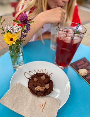 cOOkie and homemade ice tea at Cafe Lume in Serfaus