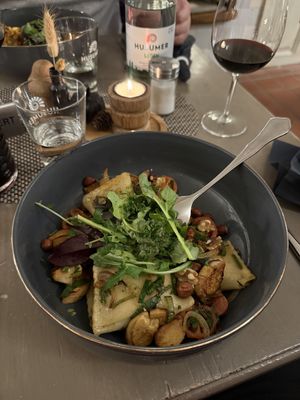 Vegane Maultaschen mit Pilzen und Rucola   at Dragseth's Gasthof in Husum