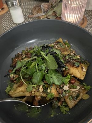 Maultaschen mit Kräuterseitlingen  at Dragseth's Gasthof in Husum