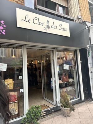 Fantastic vegan bag shop. Lovely owner even directed us to a bakery with vegan options    at Le Clos des Sacs in Lille