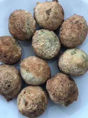 Seaweed fritters  at Pizzeria Vesuvio in Moncalieri