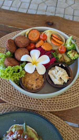 Falafel plate at Pak Pak Vegan Food in Trat