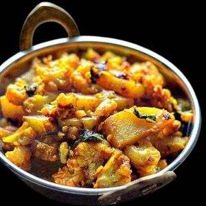 aLOO gOBI CURRY at Mt Everest Indian Halal Restaurant - 인도 음식 in Jeju