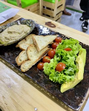 Tostadas veggie   at Salud & Sabor in Bolivar