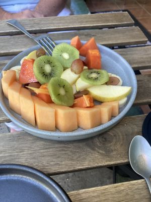 Vitamin C on a plate  at Alguito Vegano in Mexico City