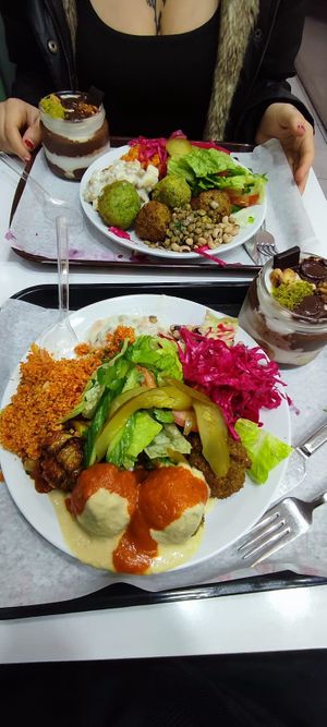 Puedes acompañarlo como gustes por un buen precio. #Veganuary at Rulo Ezberbozan Lezzetler in Istanbul