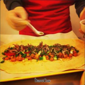 A chickpeas Wrap to be rolled... at Rulo Ezberbozan Lezzetler in Istanbul