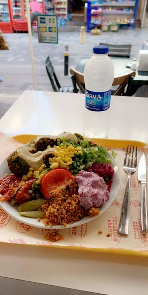 Delicious lunch  at Rulo Ezberbozan Lezzetler in Istanbul