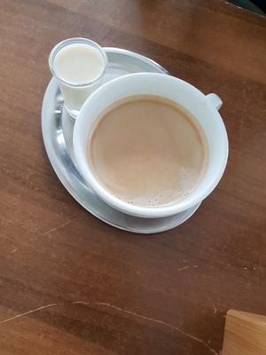 Kaffee mit Hafermilch at Katzentempel - München in Munich