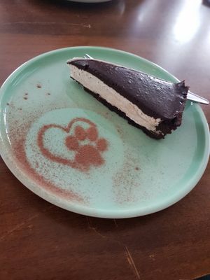 Kinder Pingui Kuchen at Katzentempel - München in Munich