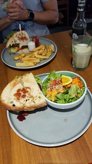 Waldkatzenburger & Beyond Burger at Katzentempel - München in Munich