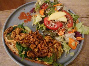 Winter special with "plant-chicken" at Katzentempel - München in Munich