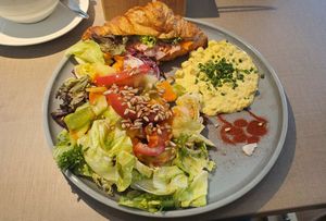 Croissant breakfast at Katzentempel - München in Munich