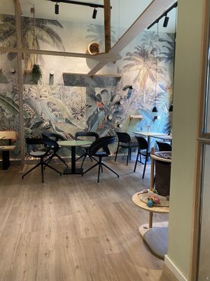 Tische  at Katzentempel - München in Munich